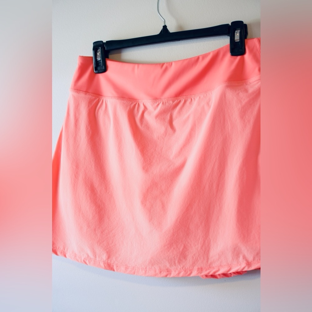 Mono B Micro-Perforated Ruffled Back Skort - Picture 5 of 12